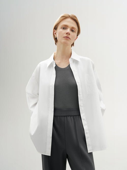 Charger l'image 1 dans la galerie. Chemise à manches longues blanche unie 100% coton