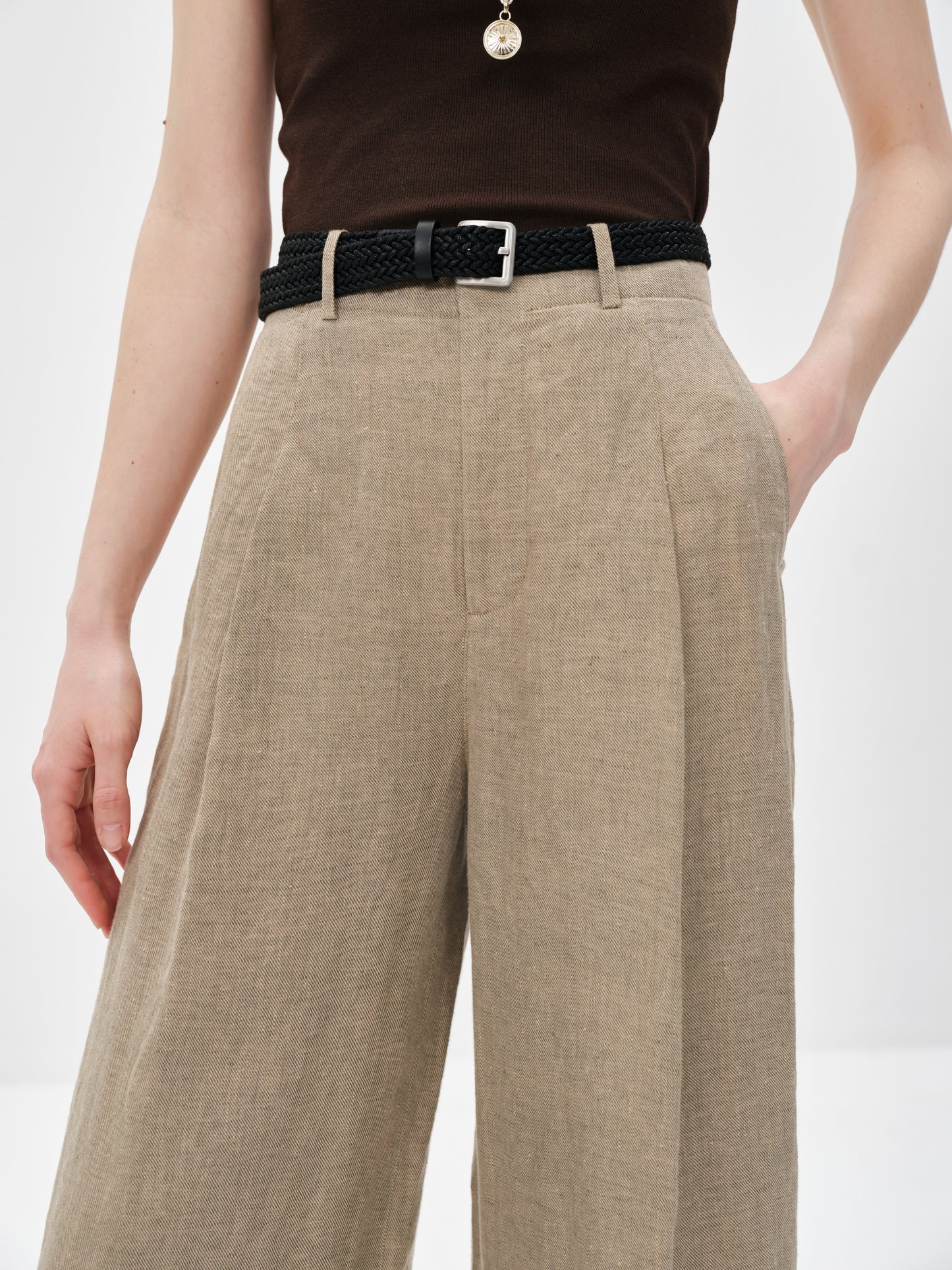 Pleated Wide-Leg Linen Trousers