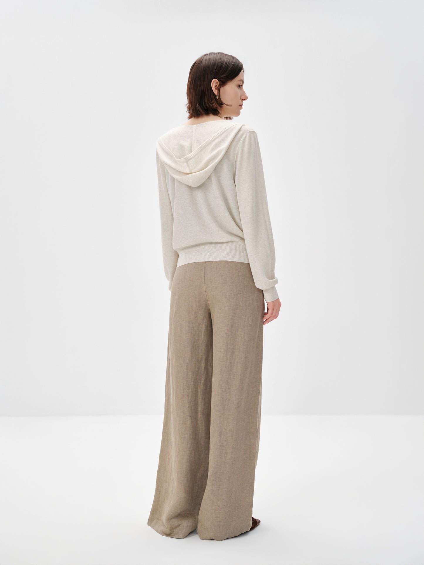 Pleated Wide-Leg Linen Trousers