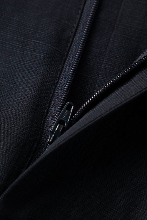 Charger l'image 1 dans la galerie. Belted Lyocell-Linen Pleated Pants