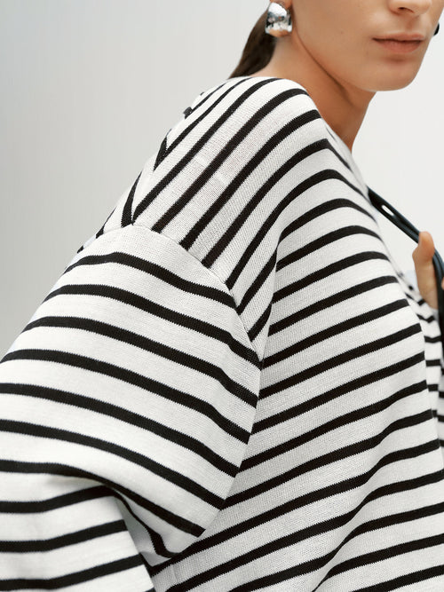Carica immagine 1 in visualizzazione galleria. Striped Crewneck Relaxed Top