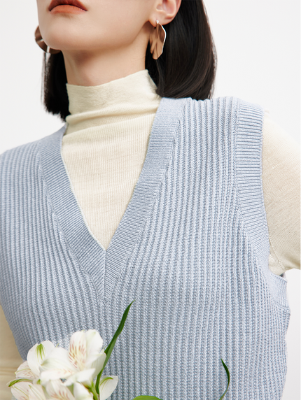 Women's Sky Blue V Neck Rib Pattern Knit Vest Sweater