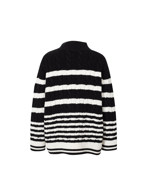 Carica immagine 1 in visualizzazione galleria. Women's Black and White  High Neck Long Sleeves 100% Wool Sweater