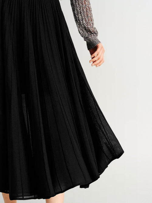 Charger l'image 1 dans la galerie. Sheer Pleated Midi Skirt