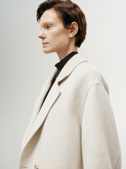 Charger l'image 1 dans la galerie. Women's Natural White Notch Lapel Wool Tie Belt Winter Coat
