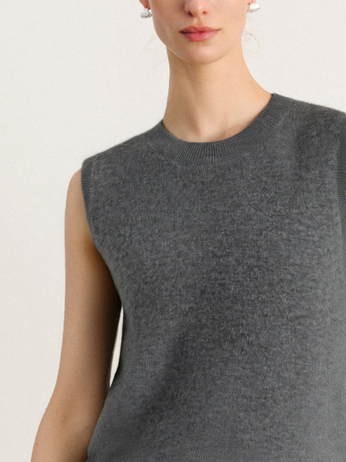 Charger l'image 1 dans la galerie. Gray Pure Cashmere Tank