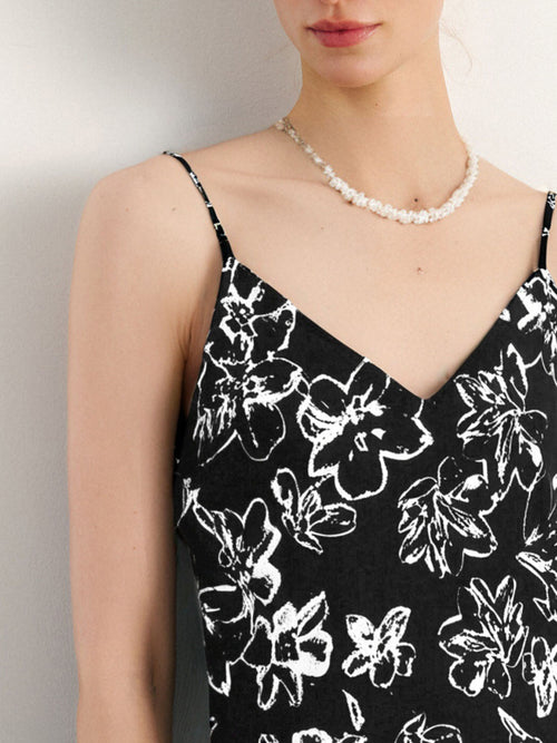 Load image 1 in gallery view. Floral dress