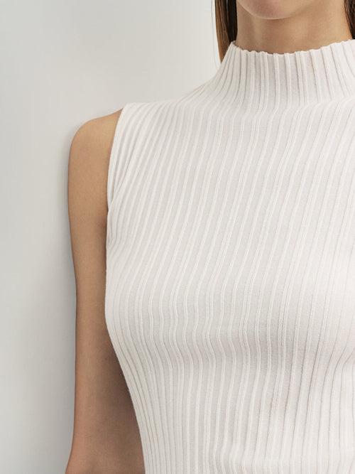 Carica immagine 1 in visualizzazione galleria. Ribbed High-Neck Sleeveless Top