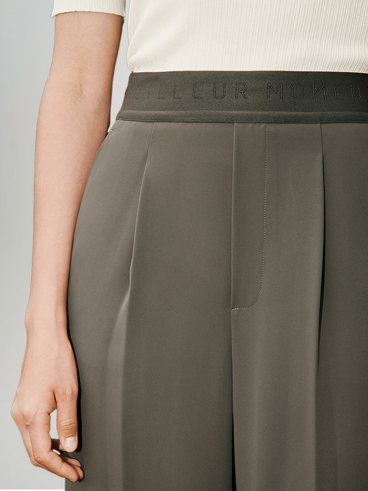 Brown-khaki straight-cut pants