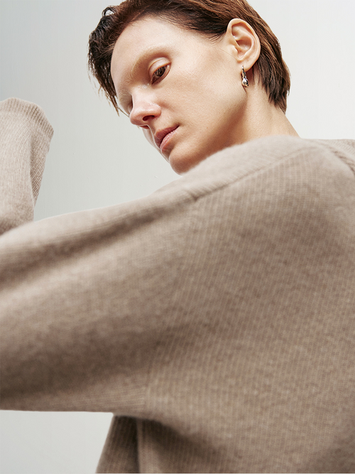 Charger l'image 1 dans la galerie. Relaxed Fit Cashmere Hoodie