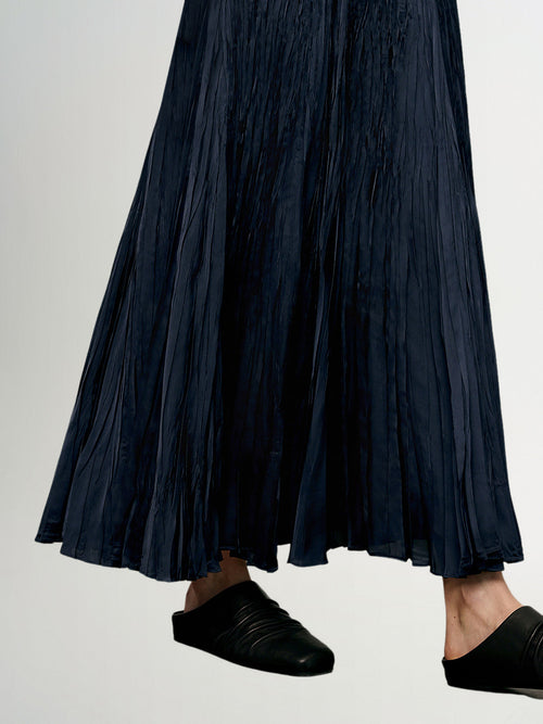 Load image 1 in gallery view. Elastic-Waist Pleated Maxi Skirt