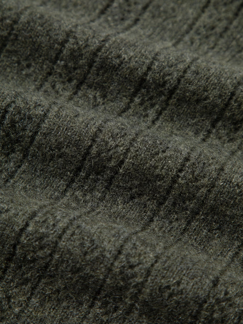Load image 1 in gallery view. Crew Neck Short Sleeve Knit Sweater