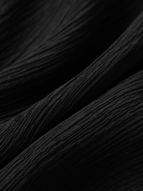 Charger l'image 1 dans la galerie. Blouse en soie noire à col rond et manches courtes