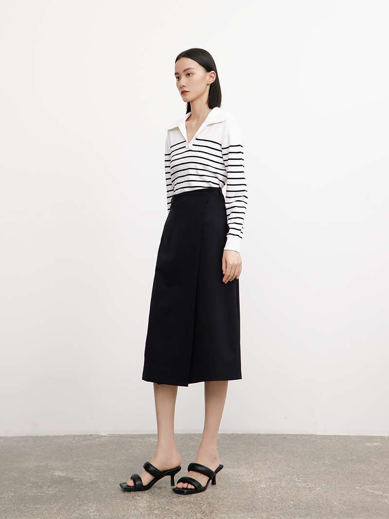 Women's Black Knit A-Line Middle Length Belted Skirt