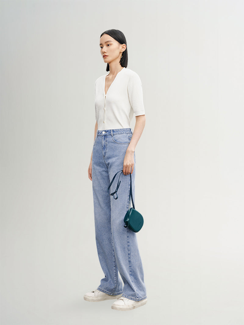 Women's Original White V Neck Short Sleeves Rib Pattern Knitwear Top