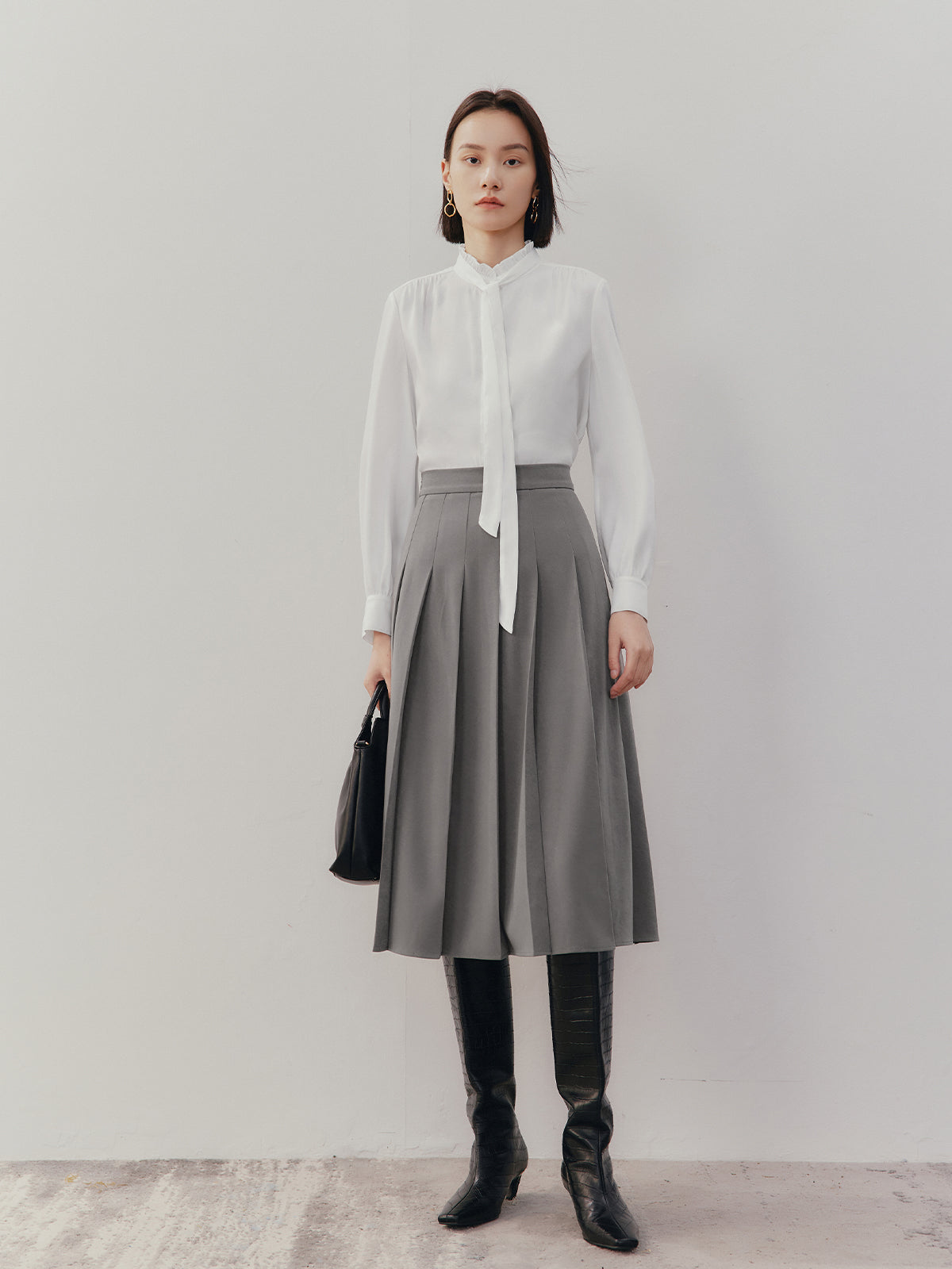 Women's White Tie Neck Long Sleeves Shirt