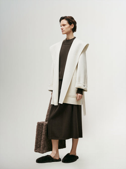 Charger l'image 1 dans la galerie. Women's White Belted Wool Coat with Hood
