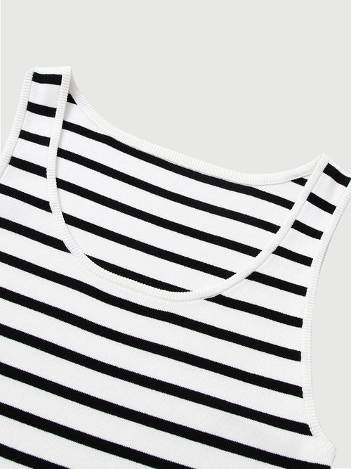 Carica immagine 1 in visualizzazione galleria. Women's Noir Round Neck Stripe Knitted Vest