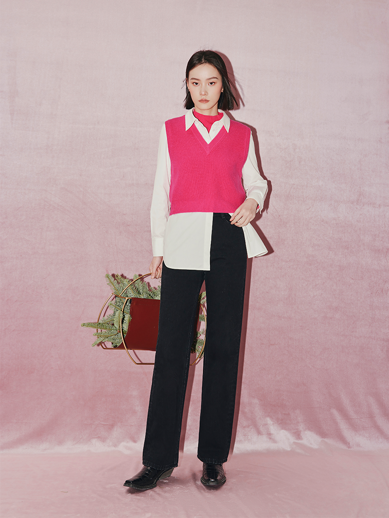 Women's Rose Red V Neck Sleeveless 100% Sheep Wool Knit Top