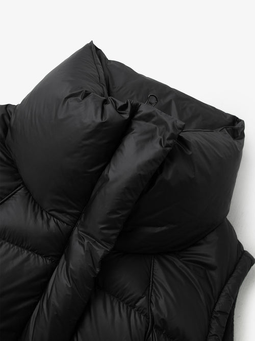 Carica immagine 1 in visualizzazione galleria. Veste sans manches noire à col montant en duvet