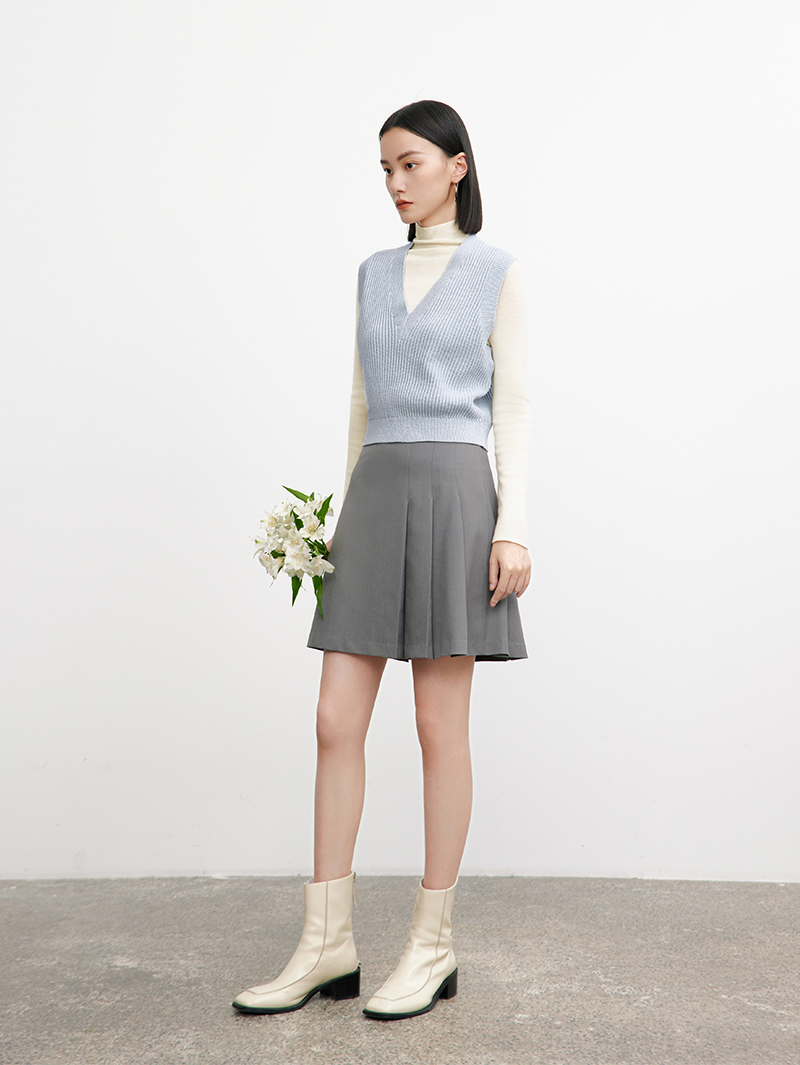 Women's Sky Blue V Neck Rib Pattern Knit Vest  Sweater