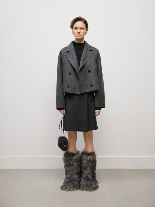 Charger l'image 1 dans la galerie. Women's Extreme Gray Notch Lapel Double Breasted Wool Short Coat