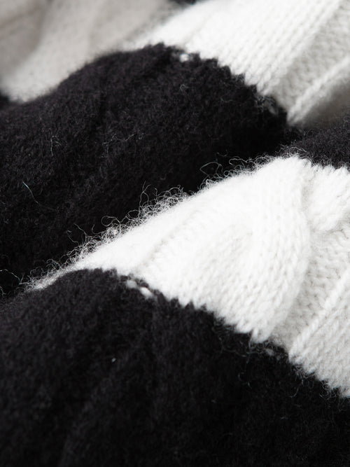 Carica immagine 1 in visualizzazione galleria. Women's Black and White  High Neck Long Sleeves 100% Wool Sweater