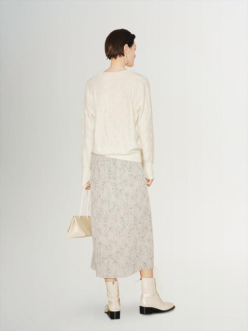 Cashmere V-neck sweater, long sleeves, natural white