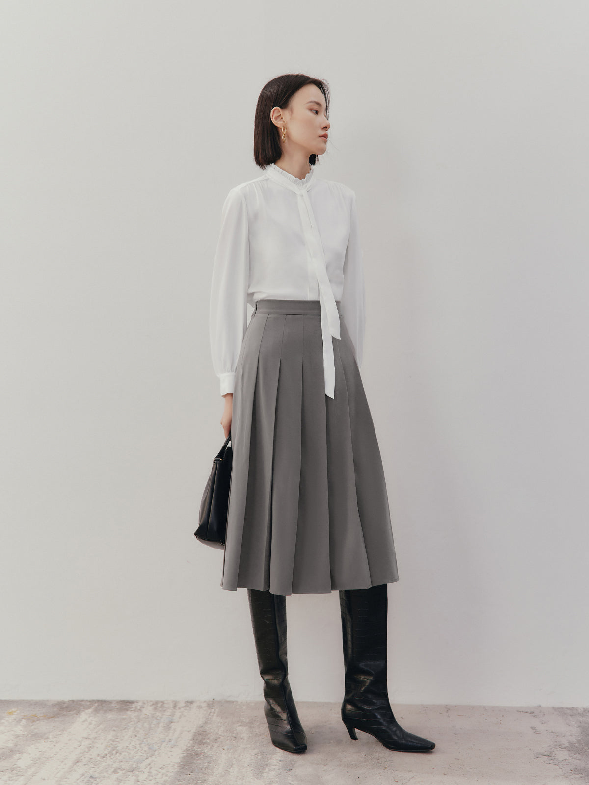Women's White Tie Neck Long Sleeves Shirt