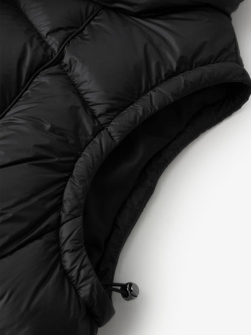 Carica immagine 1 in visualizzazione galleria. Veste sans manches noire à col montant en duvet