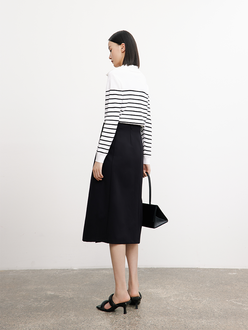 Women's Black Knit A-Line Middle Length Belted Skirt