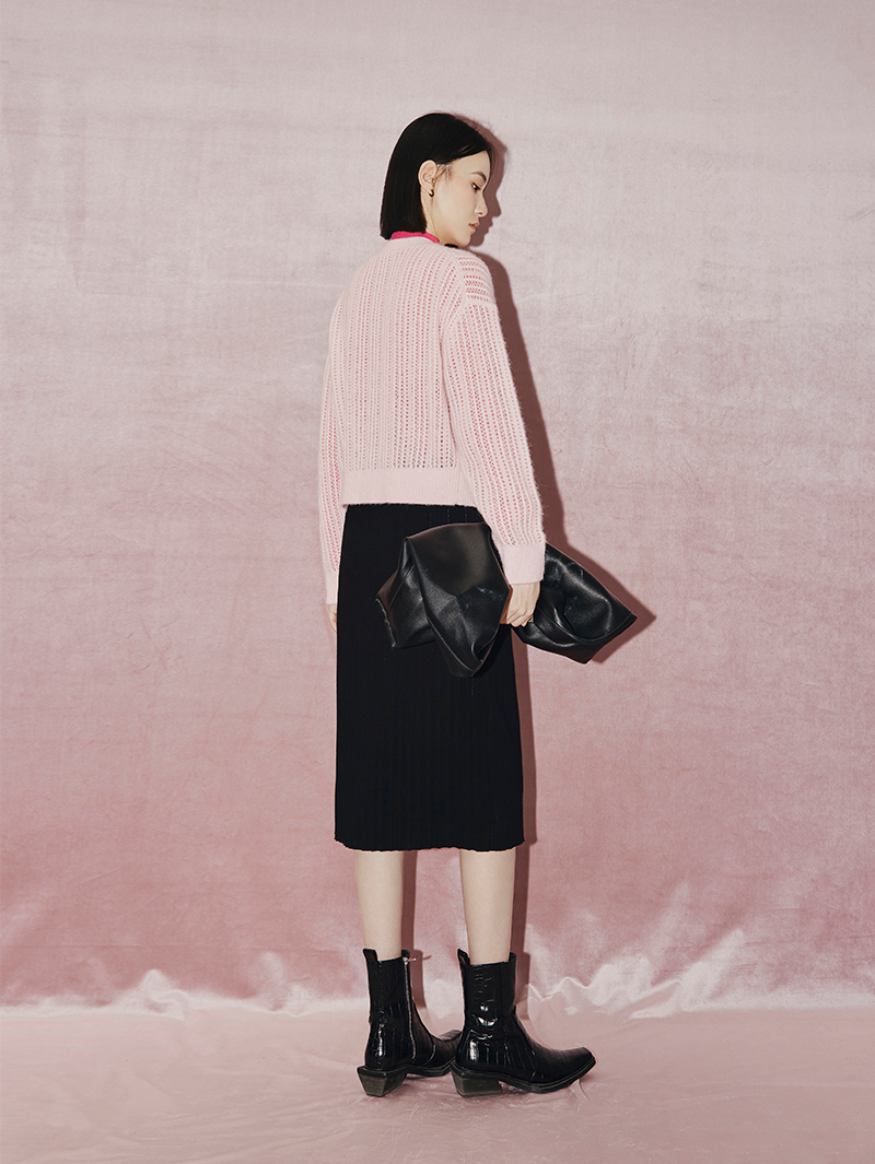 Women's Pink Sheep Wool V Neck Long Sleeve Knit Sweater