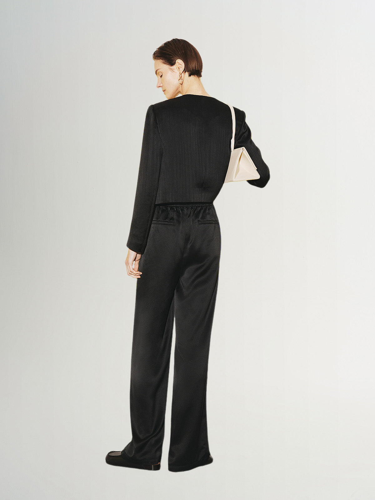 Women's Noir Round NeckSmooth Acetate Short Jacket