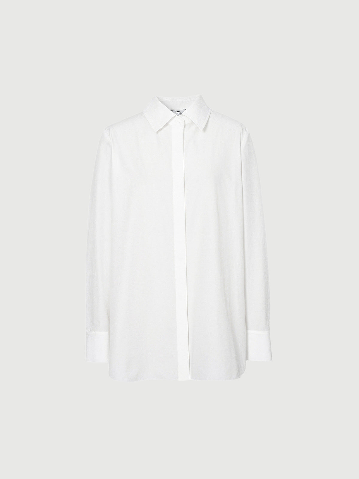 Chemise blanche classique à col et manches longues