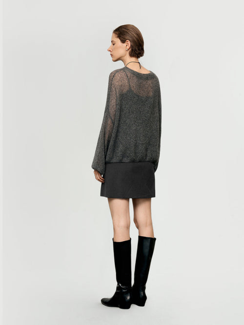 Charger l'image 1 dans la galerie. Cashmere-Silk Relaxed Pullover Sweater
