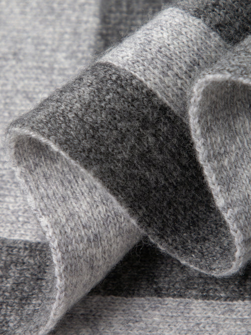 Carica immagine 1 in visualizzazione galleria. Women's Light Gray Alpaca Wool Scarf