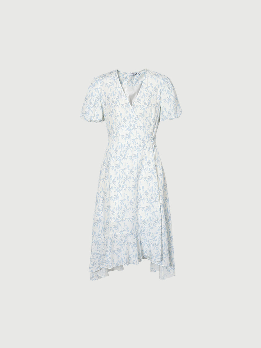 Robe légère bleue à imprimé floral, col V, manches bouffantes et coupe croisée