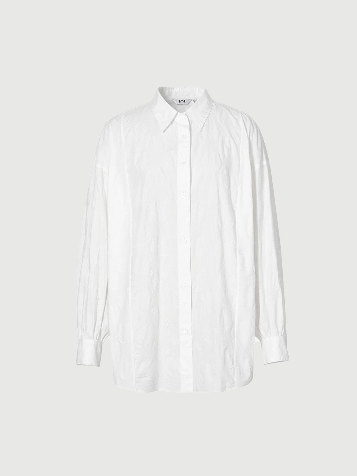 Chemise blanche à col classique à manches longues et boutons