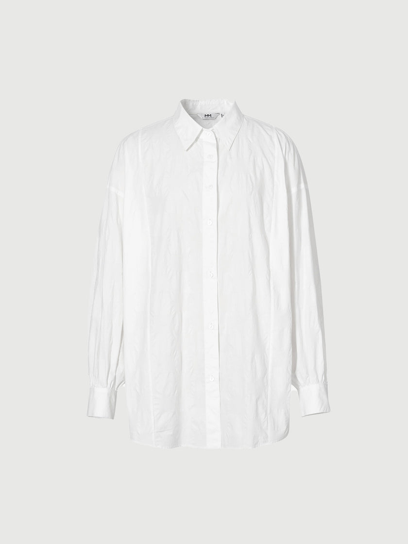 Chemise blanche à col classique à manches longues et boutons