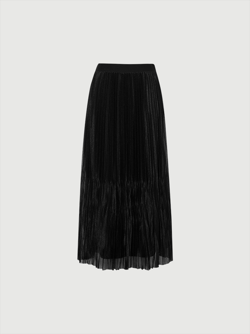 Black short skirt with pleated design