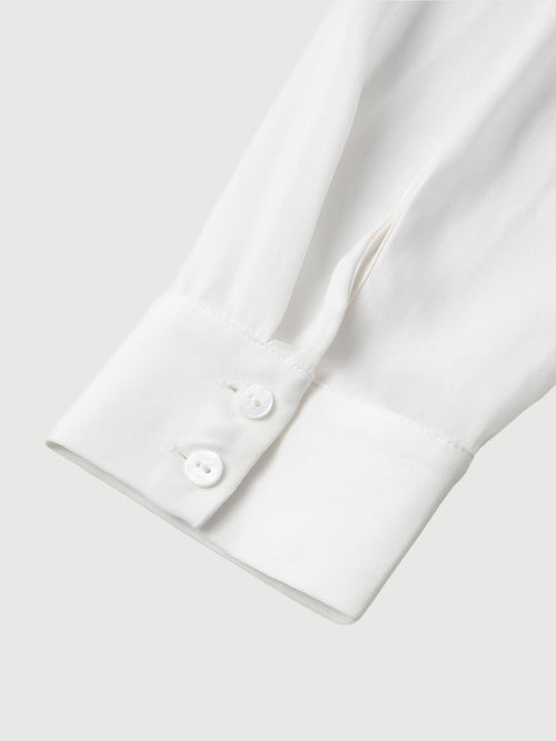 Charger l'image 1 dans la galerie. Chemise blanche à col en V et manches longues en soie