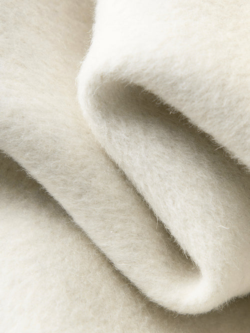 Charger l'image 1 dans la galerie. Women's White Belted Wool Coat with Hood