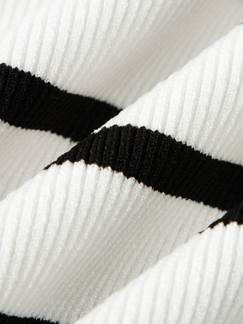 Charger l'image 1 dans la galerie. Veste en tricot à rayures blanches et noires à manches longues et fermeture éclair
