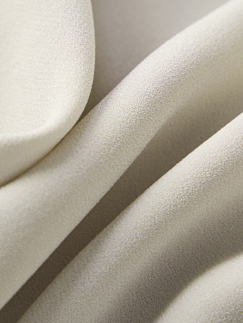 Robe ceinturée à col classique, manches longues, beige