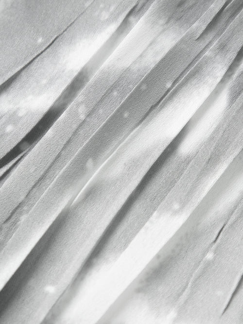Charger l'image 1 dans la galerie. Gradient  Midi Skirt