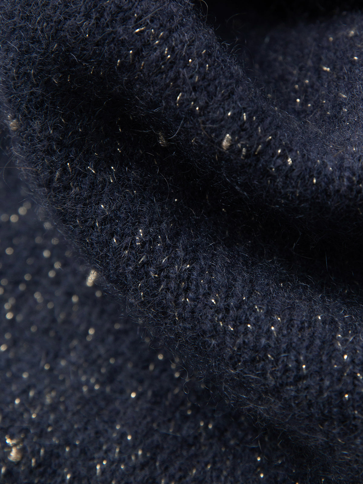 Blue long-sleeved cashmere sweater with round neck and buttons