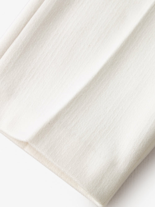 Load image 1 in gallery view. White pants