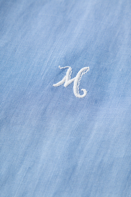 Charger l'image 1 dans la galerie. Lightweight Ramie Button-Up Shirt