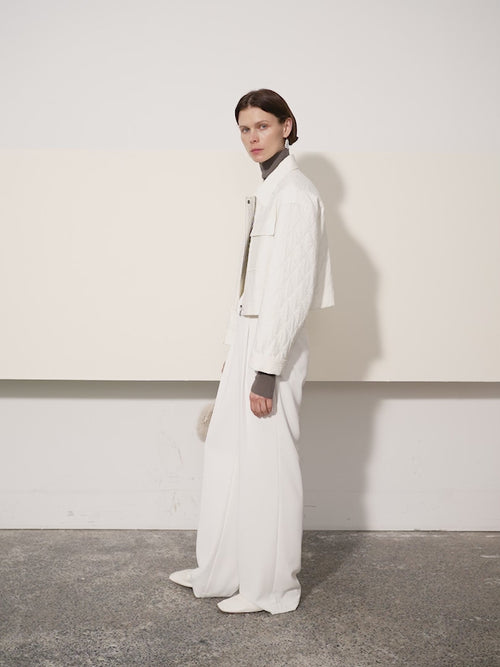 Charger l'image 1 dans la galerie. Women's White Classic Collar Cotton Short Jacket
