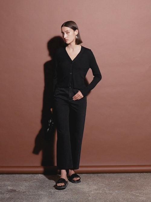 Carica immagine 1 in visualizzazione galleria. Women's Black V Neck Long Sleeve Lyocell Wool Silk Knit Top